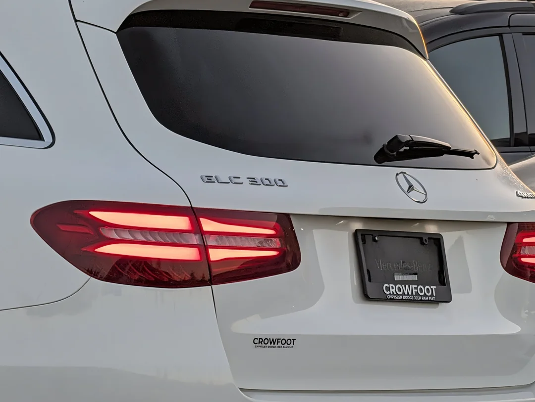 Used 2018 White Mercedes-Benz 300 - - 4MATIC AWD - Power Liftgate - Power Seats - LED Headlights & More! image 11