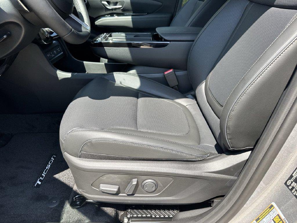 New 2026 Shimmering Silver Hyundai Limited image 14