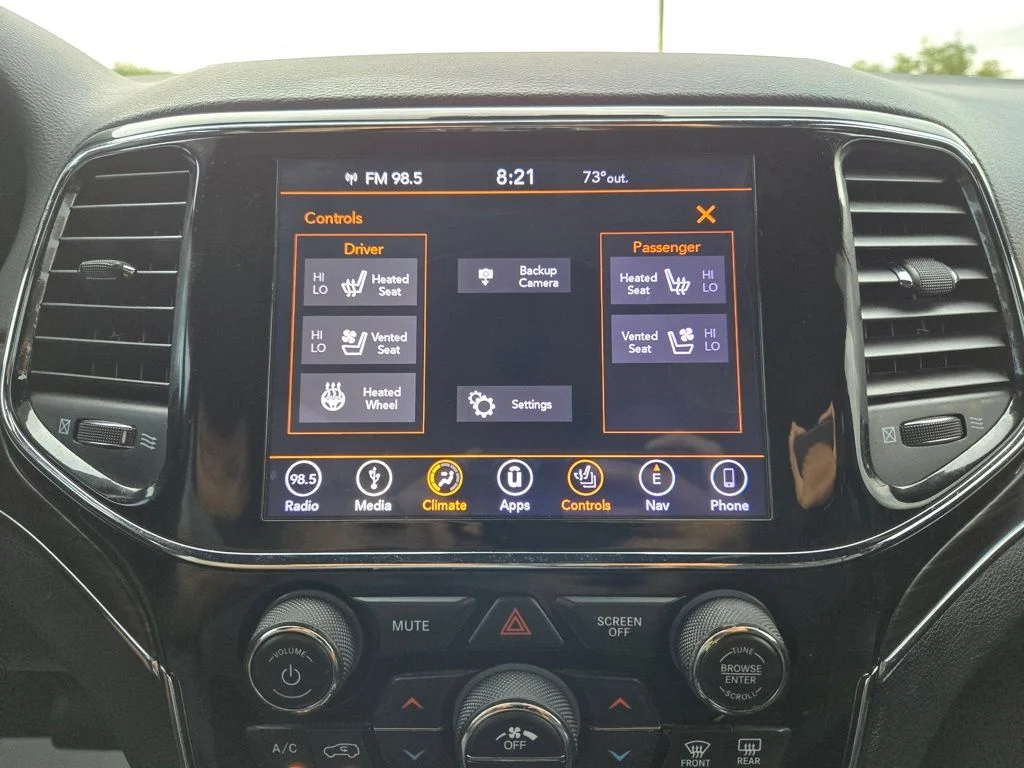 Used 2019 Black Jeep Limited image 25