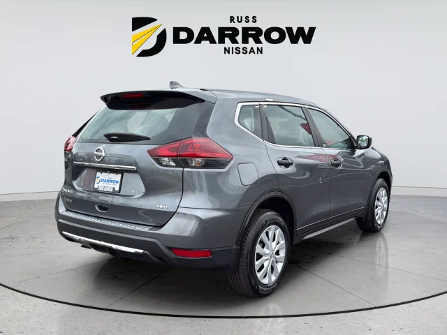 Used 2020 Gray Nissan S image 5