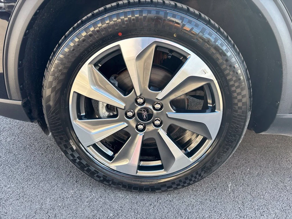 Used 2025 Black Ford Platinum image 10