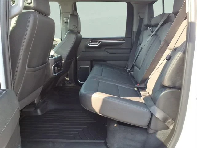 Used 2025 Summit White Chevrolet LTZ image 22
