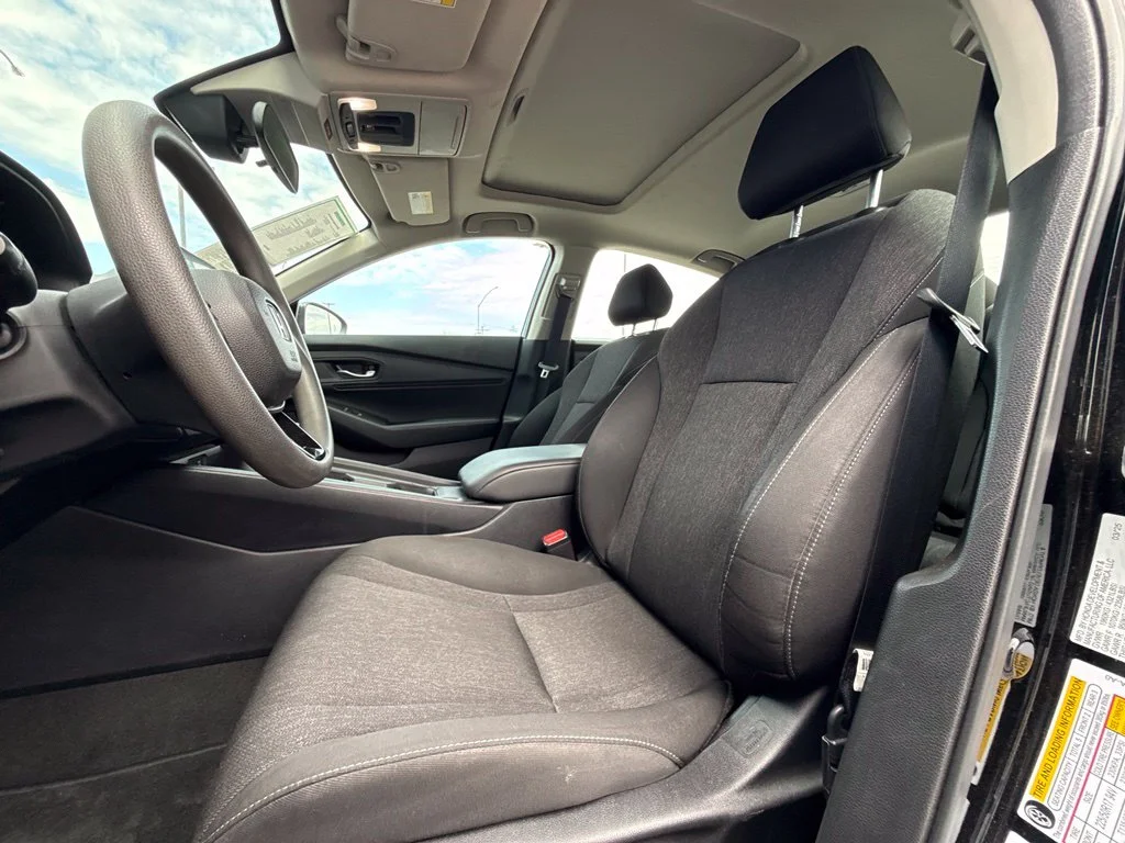 Used 2025 Black Honda SE image 31