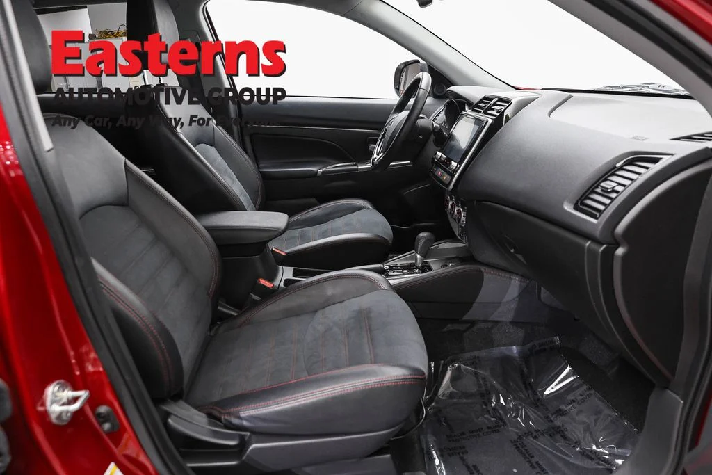 Used 2025 Red Mitsubishi 2.0 SE image 25