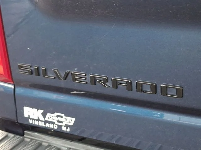 Used 2022 Blue Chevrolet LTZ image 32