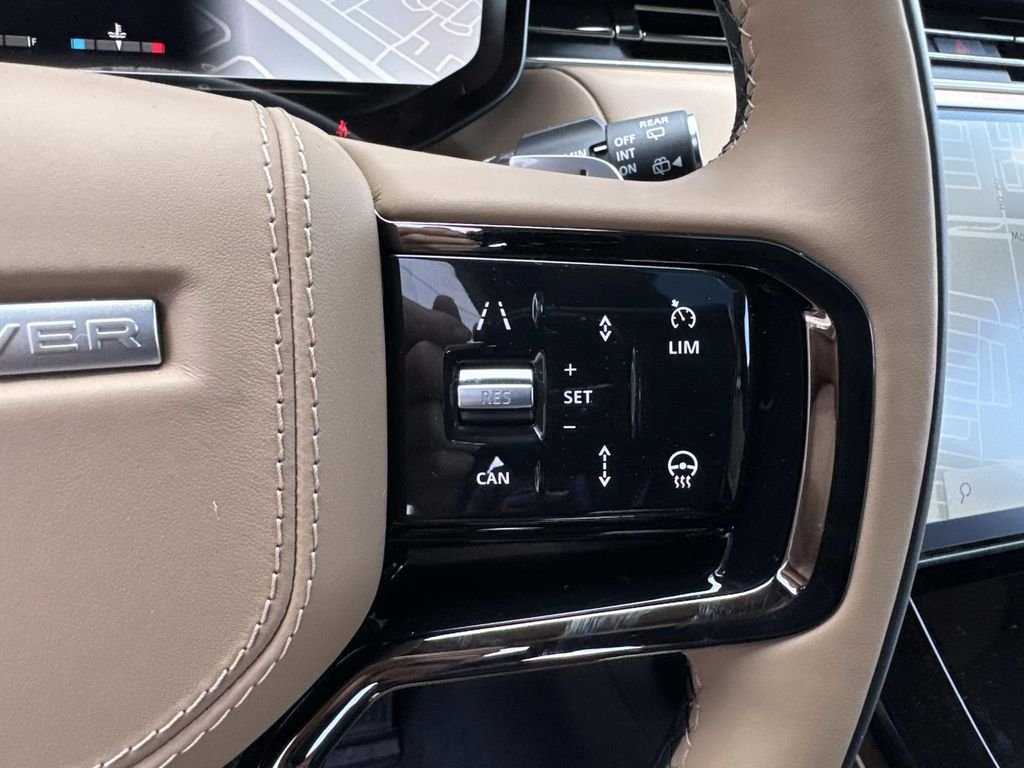 New 2026 Fuji White Land Rover Dynamic SE image 28