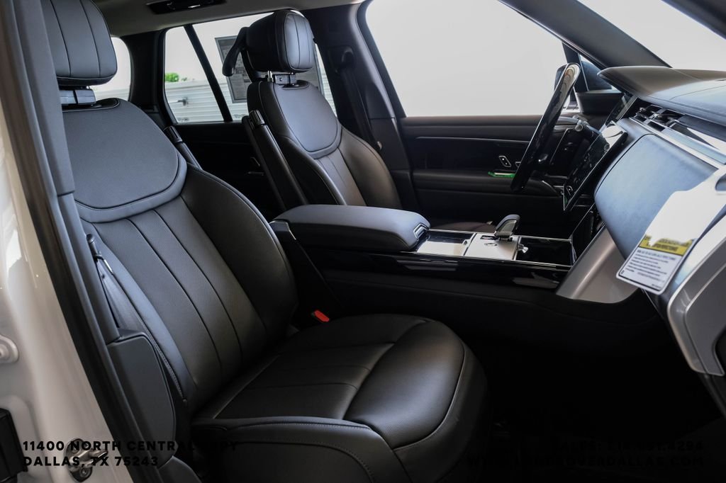 New 2026 Fuji White Land Rover SE image 35