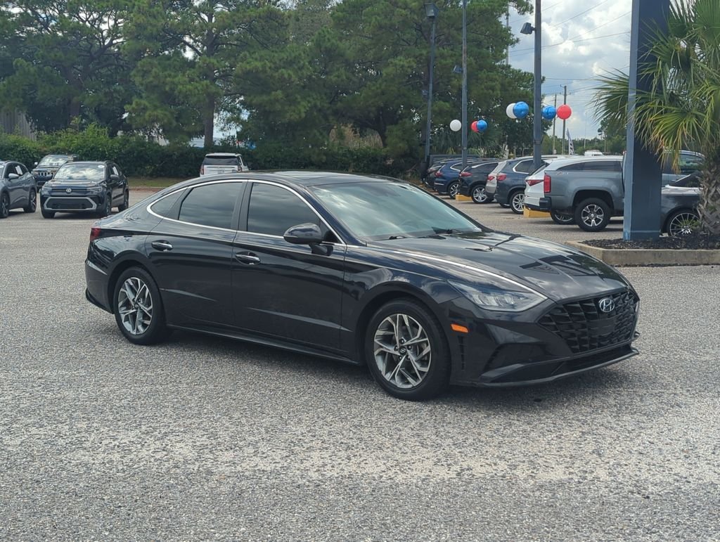 Used 2023 Blue Hyundai SEL image 9