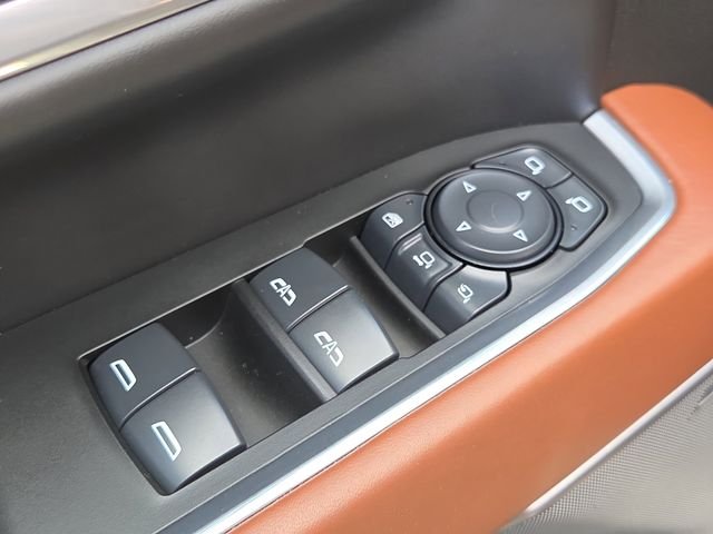 Used 2025 Onyx Black GMC Denali Ultimate image 25