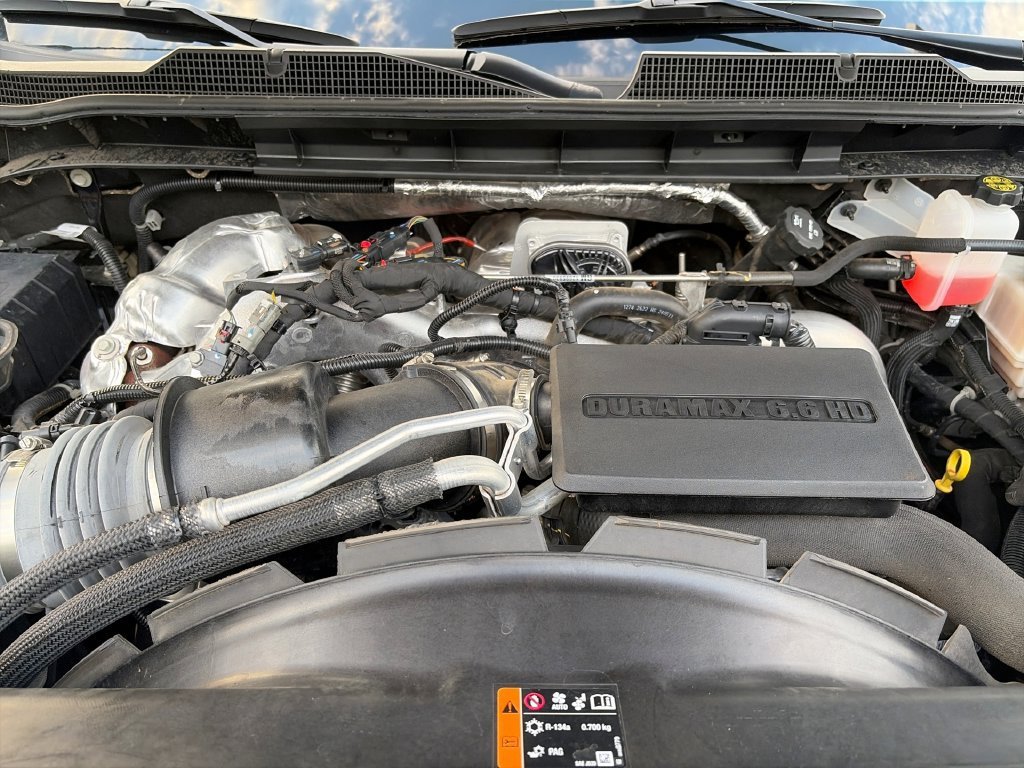 Used 2025 Sterling Gray Metallic Chevrolet LT image 31