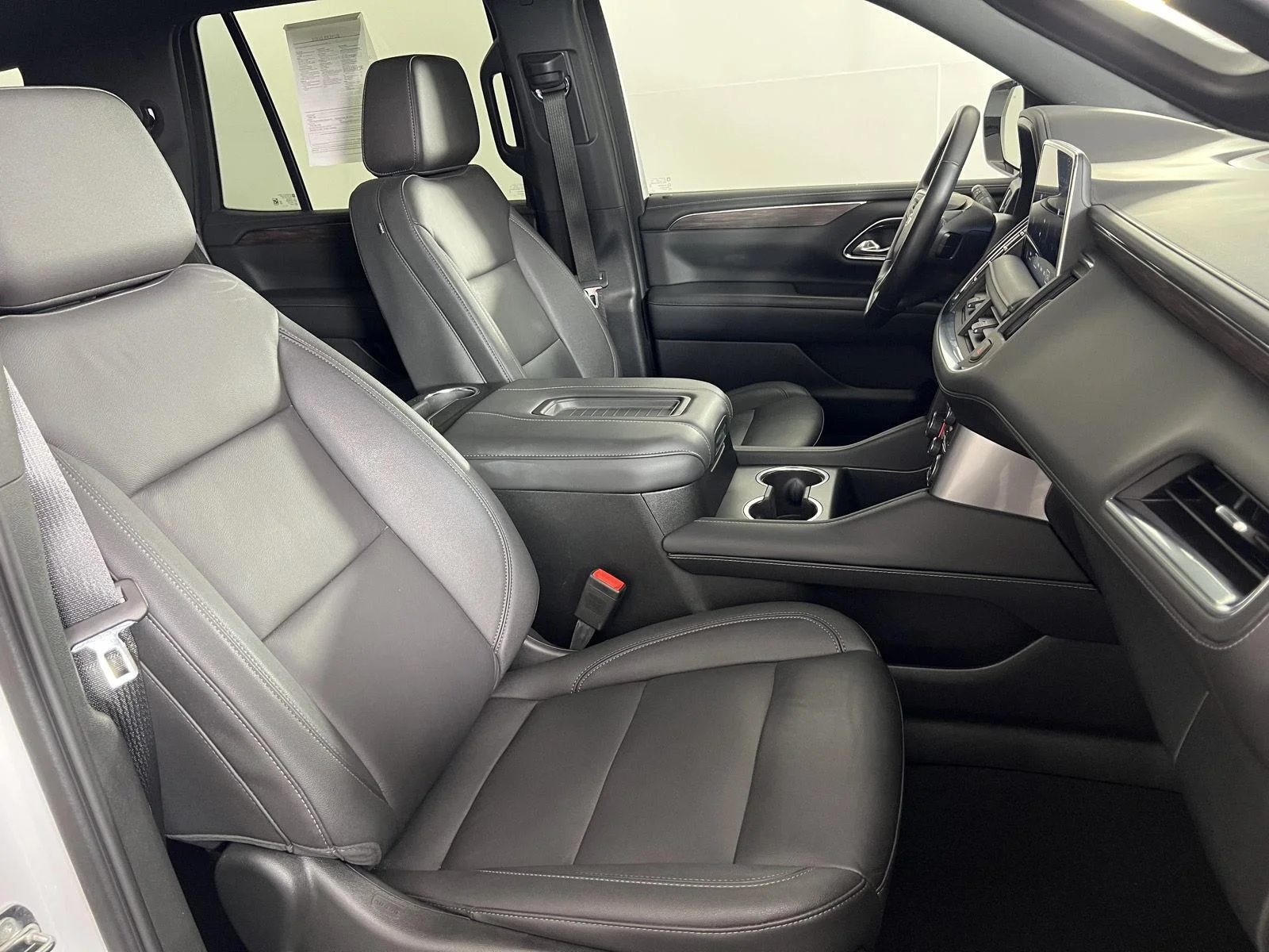 Used 2024 Summit White Chevrolet Z71 image 27
