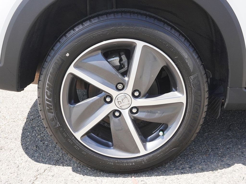 Used 2021 White Honda EX image 21