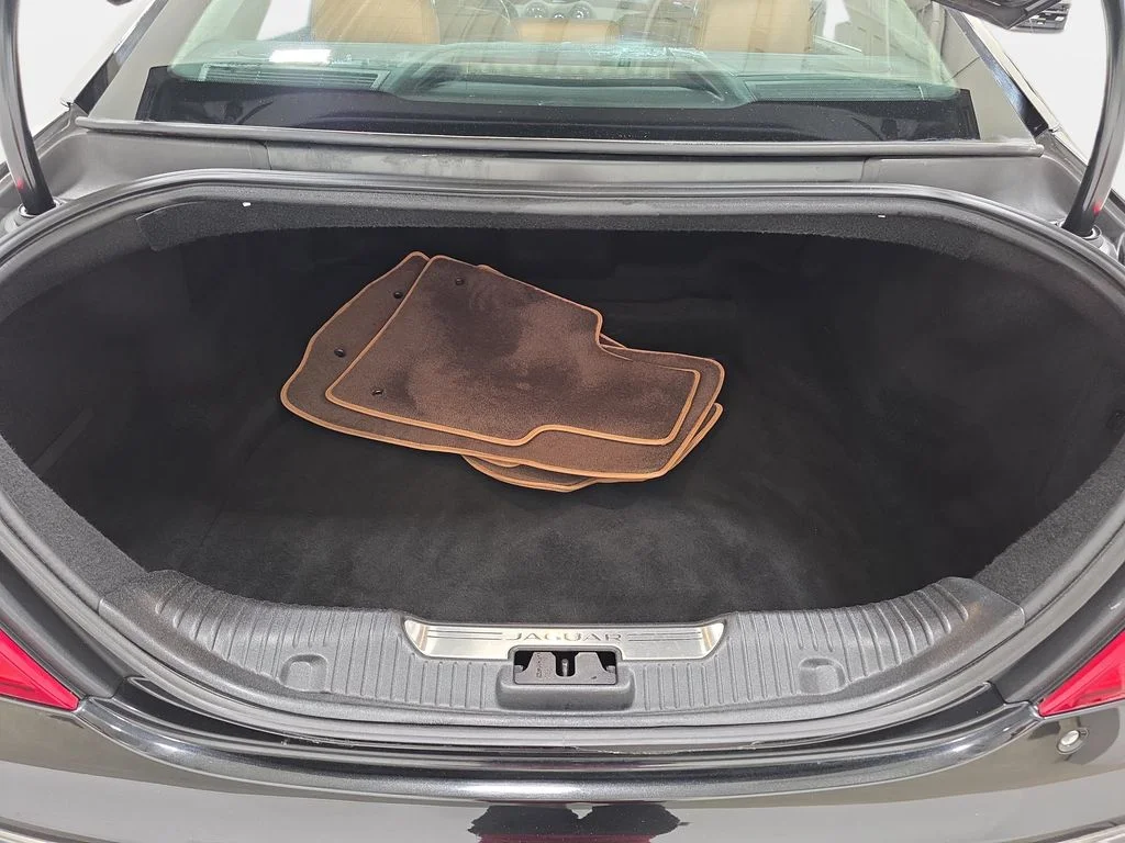 Used 2014 Ebony Jaguar XJL Portfolio image 33