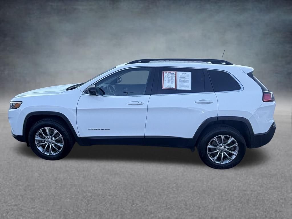 Used 2022 Bright White Clearcoat Jeep Latitude Lux image 2