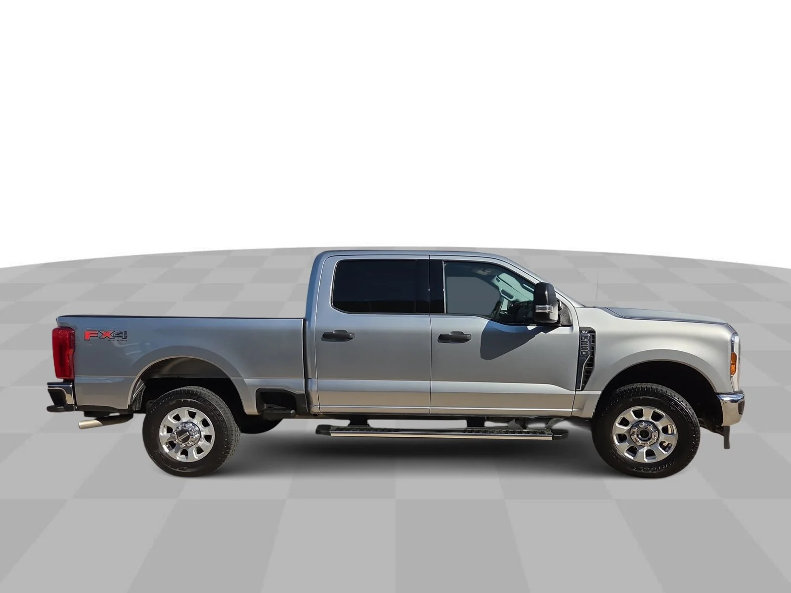 Used 2024 Silver Ford XLT image 9