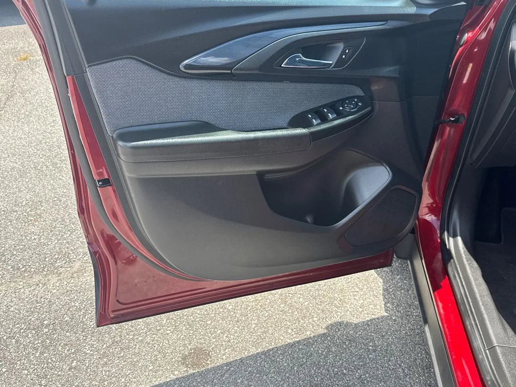 Used 2023 Red Chevrolet LT image 10
