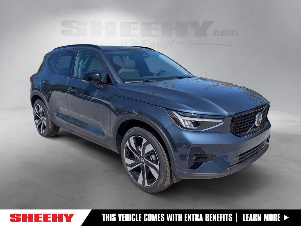 2026 Volvo XC40 B5 Plus Dark AWD's photo
