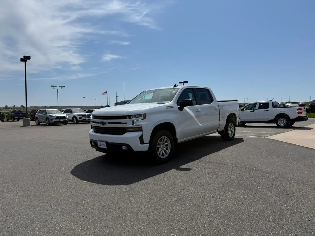 Used 2021 White Chevrolet RST image 9