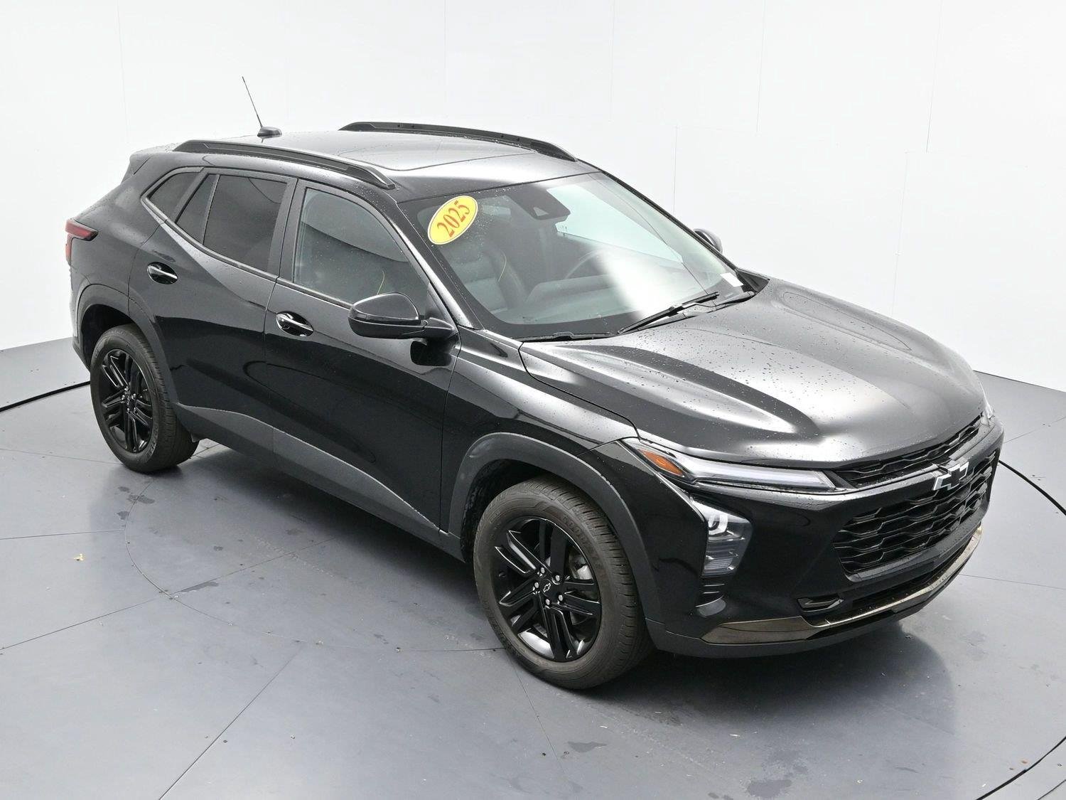 Used 2025 Mosaic Black Metallic Chevrolet ACTIV image 34