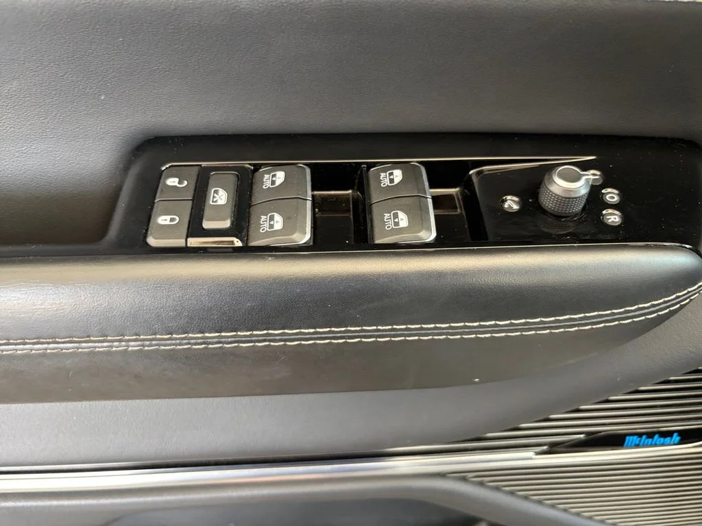 Used 2022 White Jeep Series II image 30