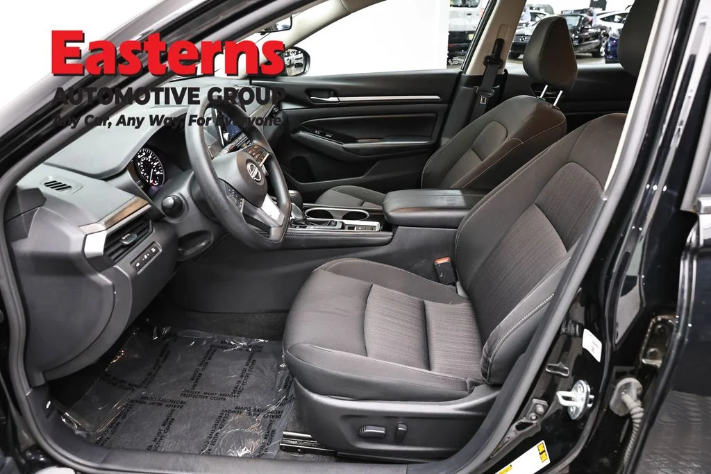 Used 2023 Black Nissan 2.5 SV image 14