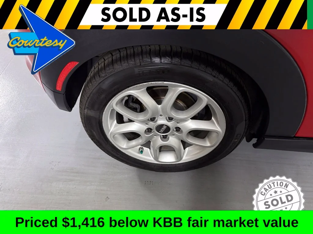 Used 2015 Red MINI Base image 11