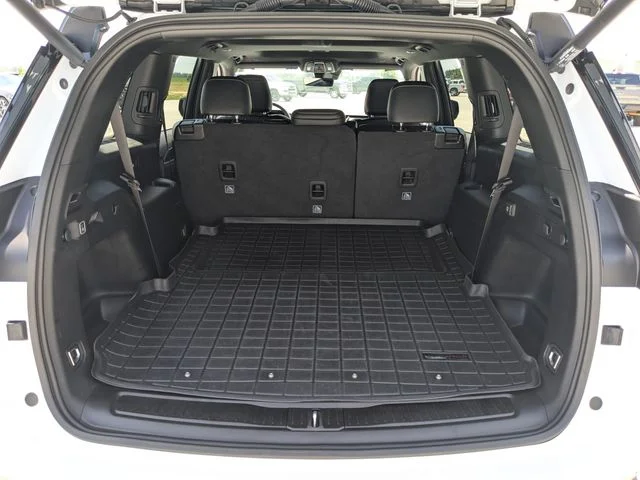 Used 2026 White Jeep Altitude image 11