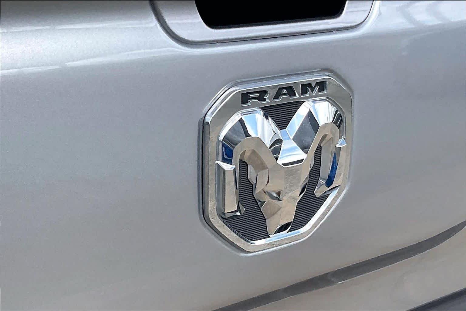 Used 2022 Billet Silver Metallic Clearcoat Ram Laramie image 30