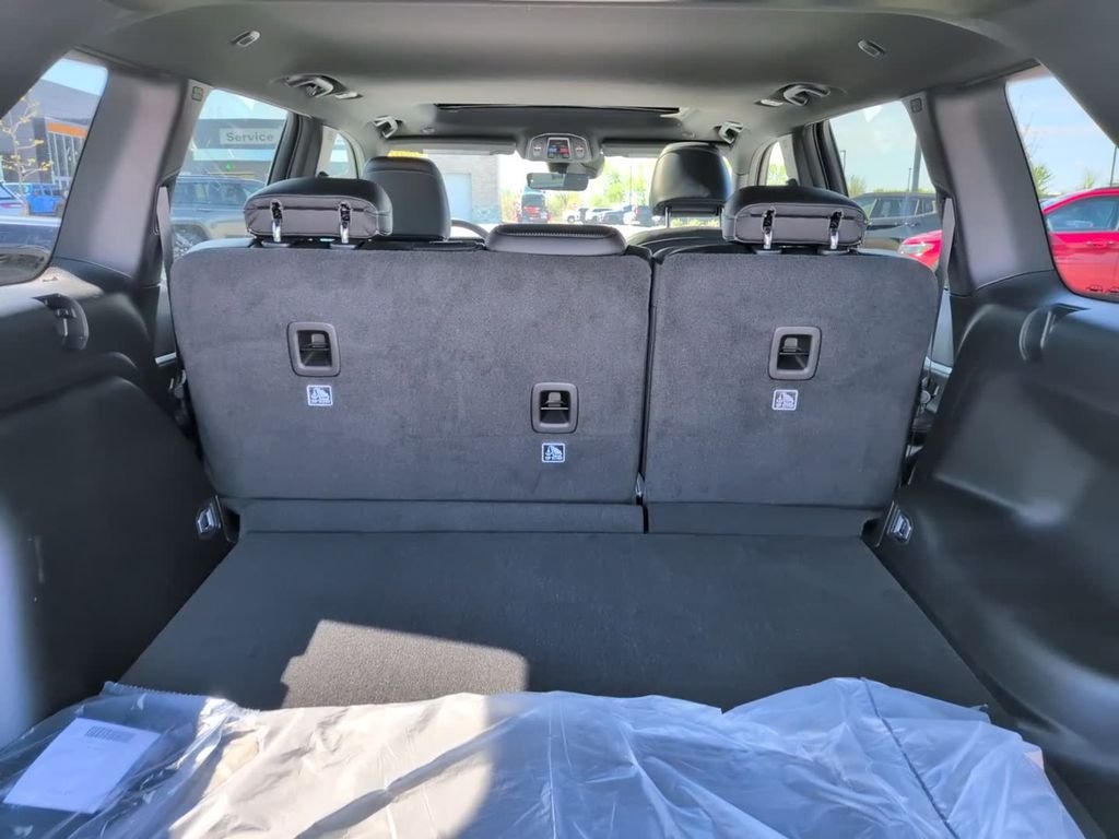 New 2026 Bright White Clear-Coat Exterior Paint Jeep Altitude image 9