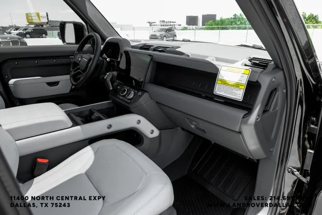 New 2026 Santorini Black Land Rover S image 12