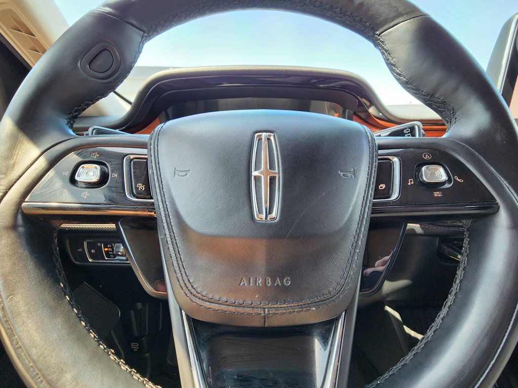 Used 2020 Infinite Black Metallic Lincoln Reserve image 35
