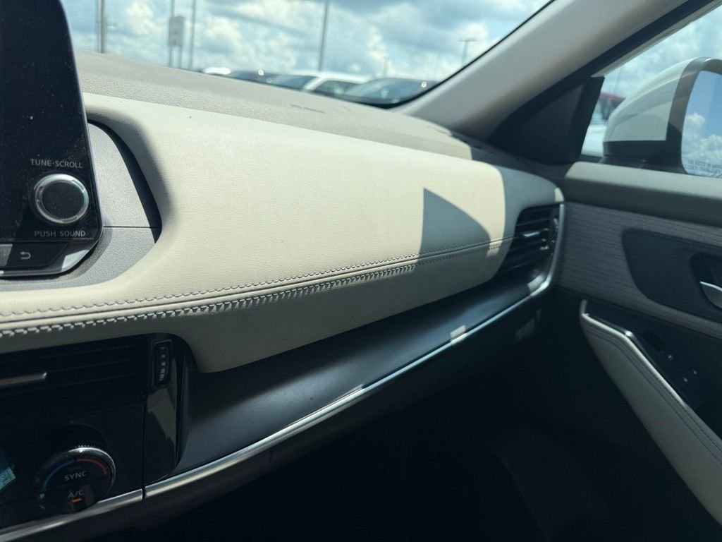 Used 2023 White Nissan SV image 16