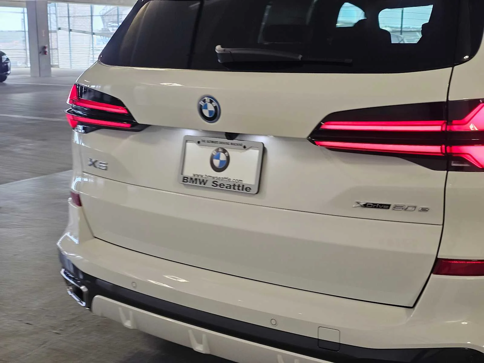 New 2026 Alpine White BMW xDrive50e image 7