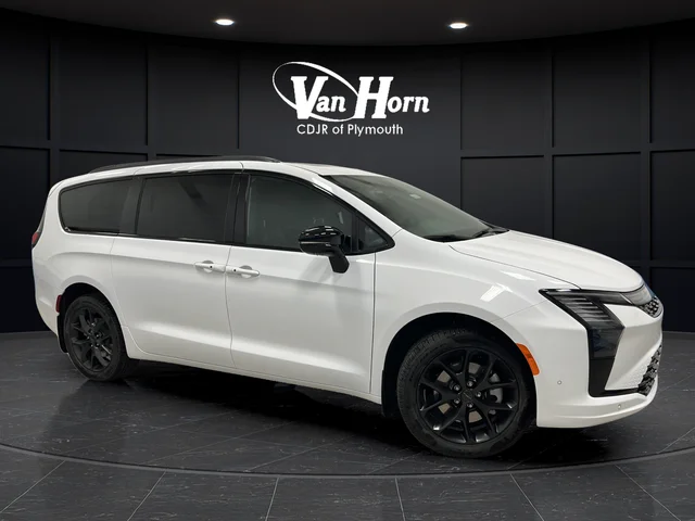 New 2027 Bright White Clear-Coat Exterior Paint Chrysler Limited image 1