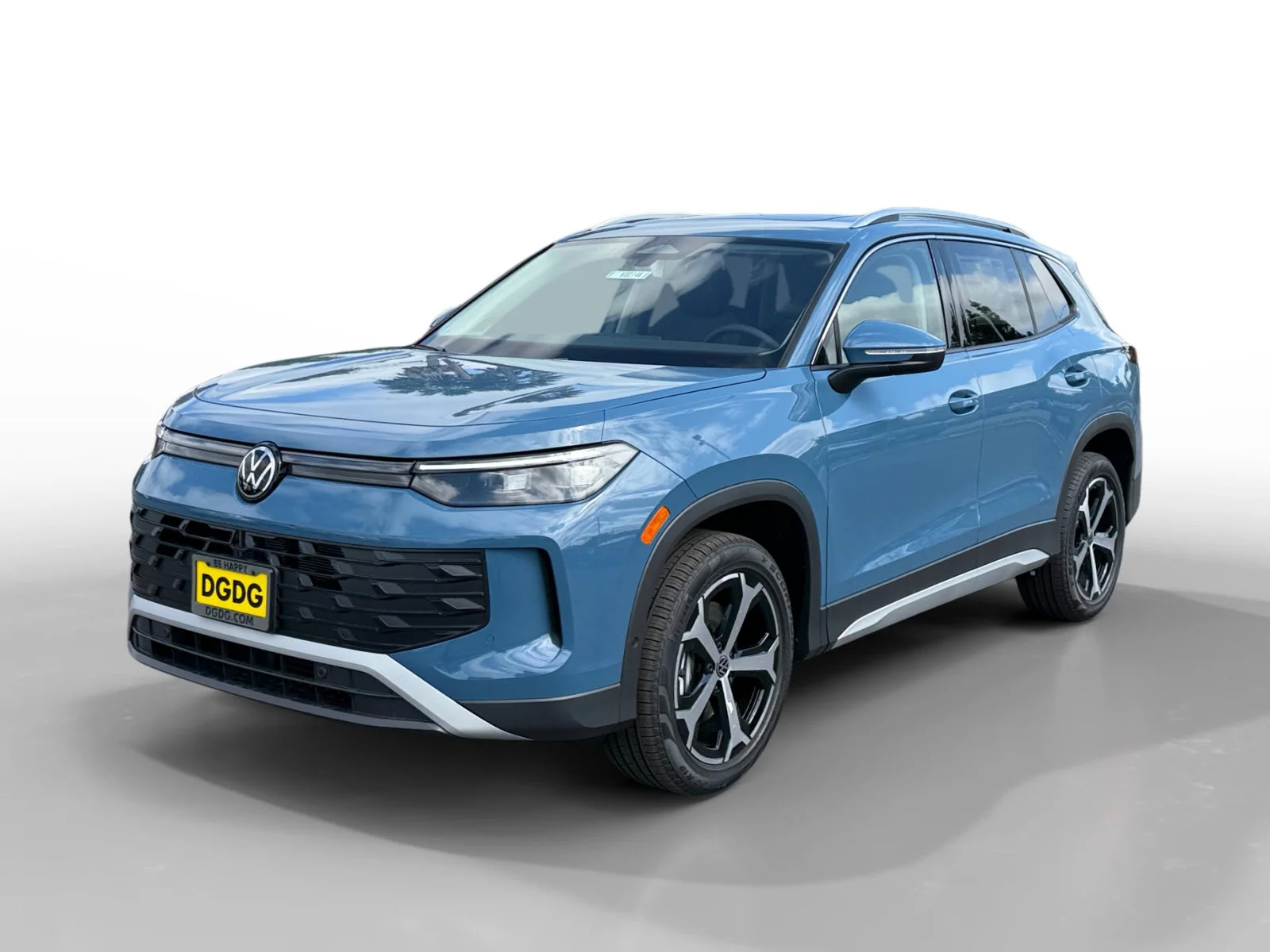 2026 Volkswagen Tiguan 2.0T SE 4Motion's photo
