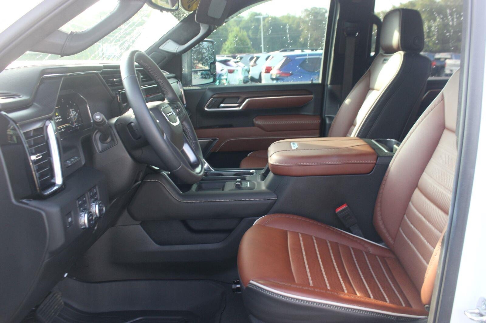 Used 2025 White Frost Tricoat GMC Denali Ultimate image 16
