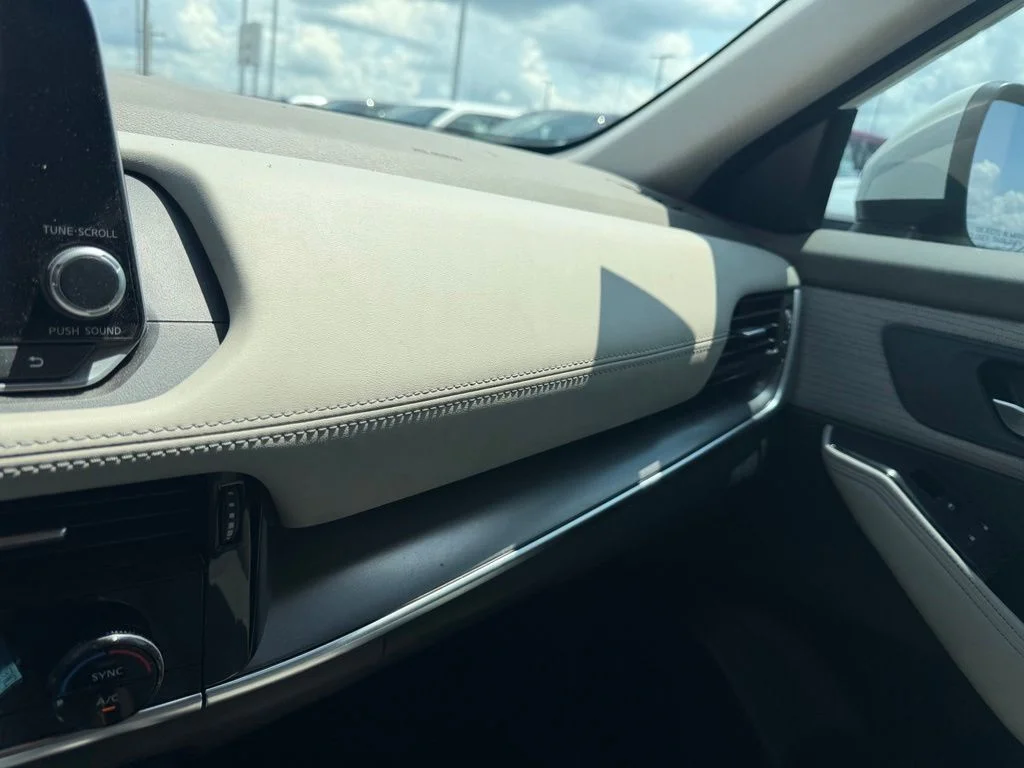 Used 2023 White Nissan SV image 16
