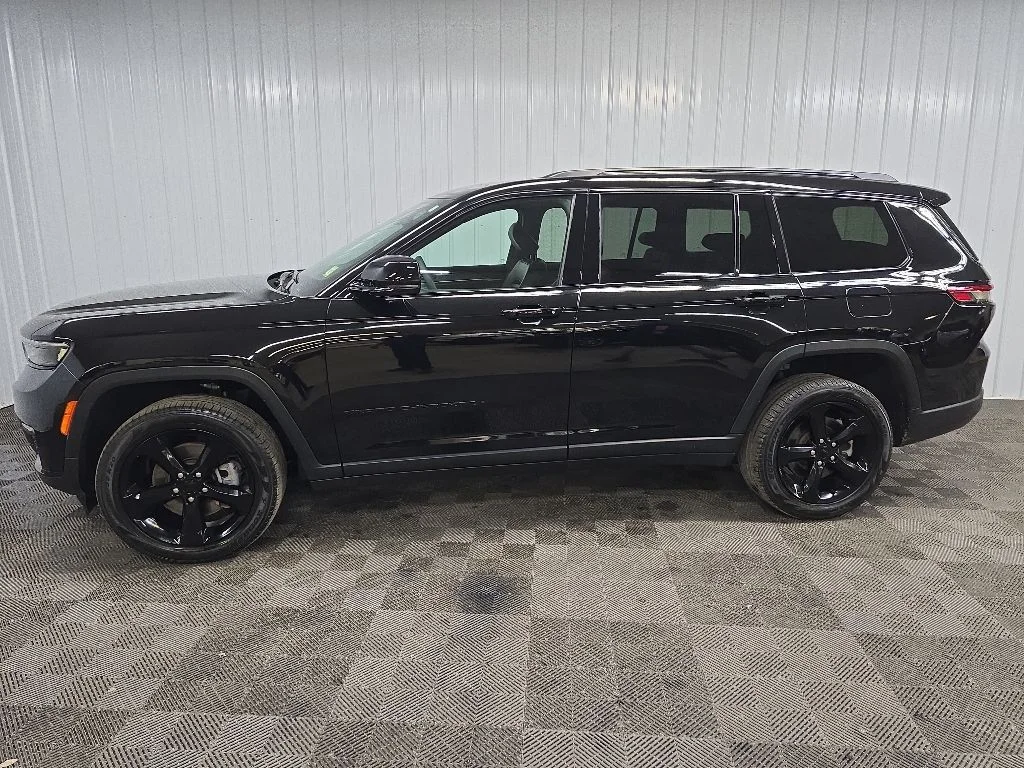 Used 2024 Black Jeep Limited image 5