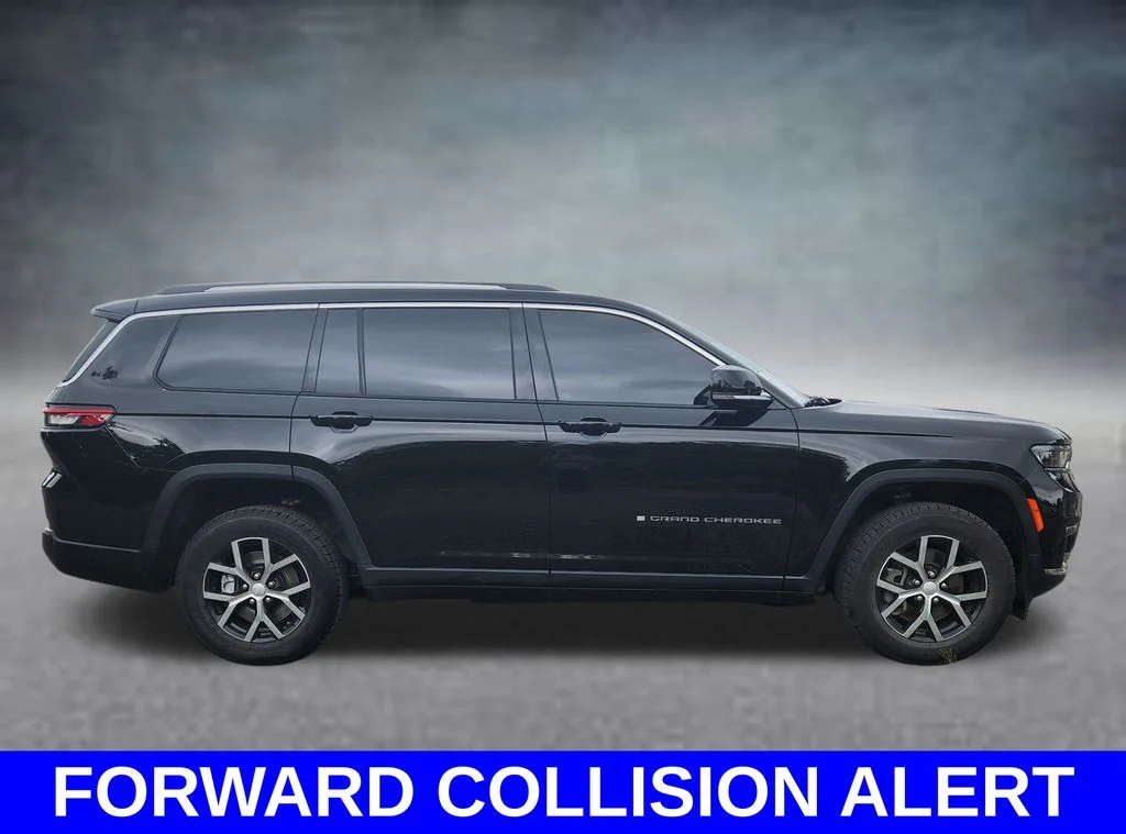 Used 2023 Black Jeep Limited image 4