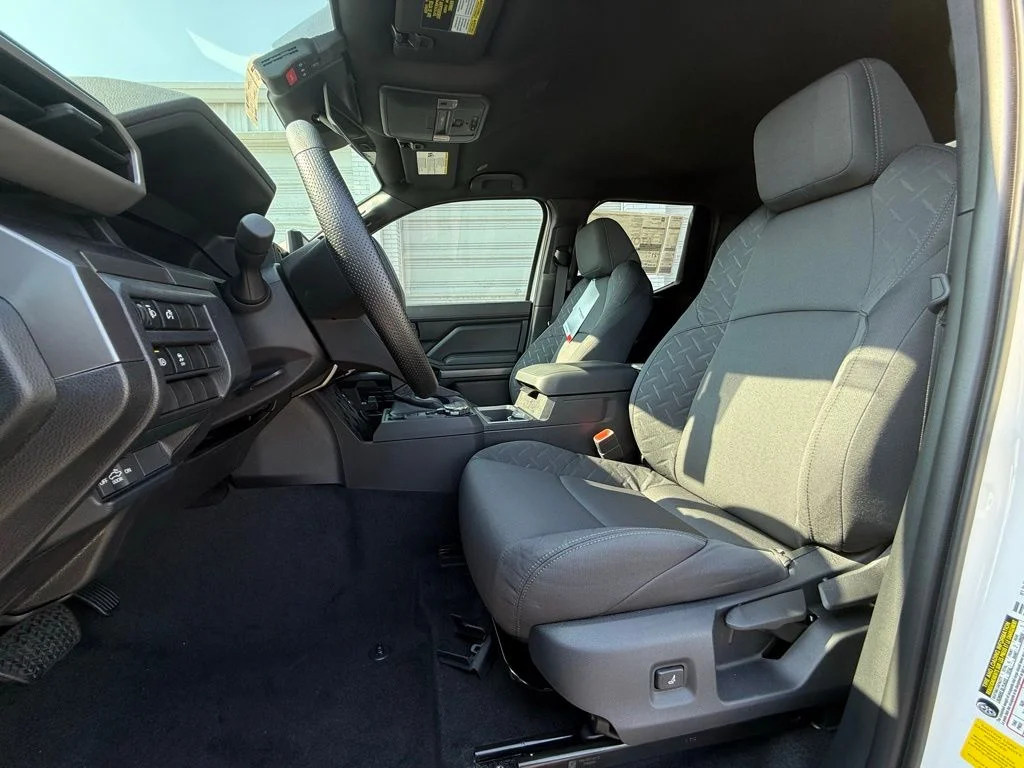 2025 Toyota Tacoma SR5 - Photo 21
