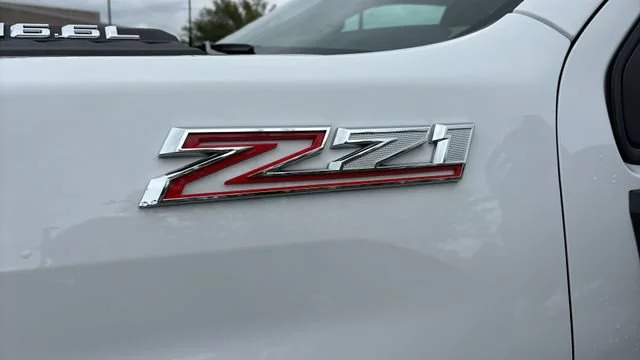 Used 2025 Summit White Chevrolet LTZ image 38
