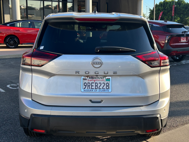 Used 2024 Silver Nissan S image 8