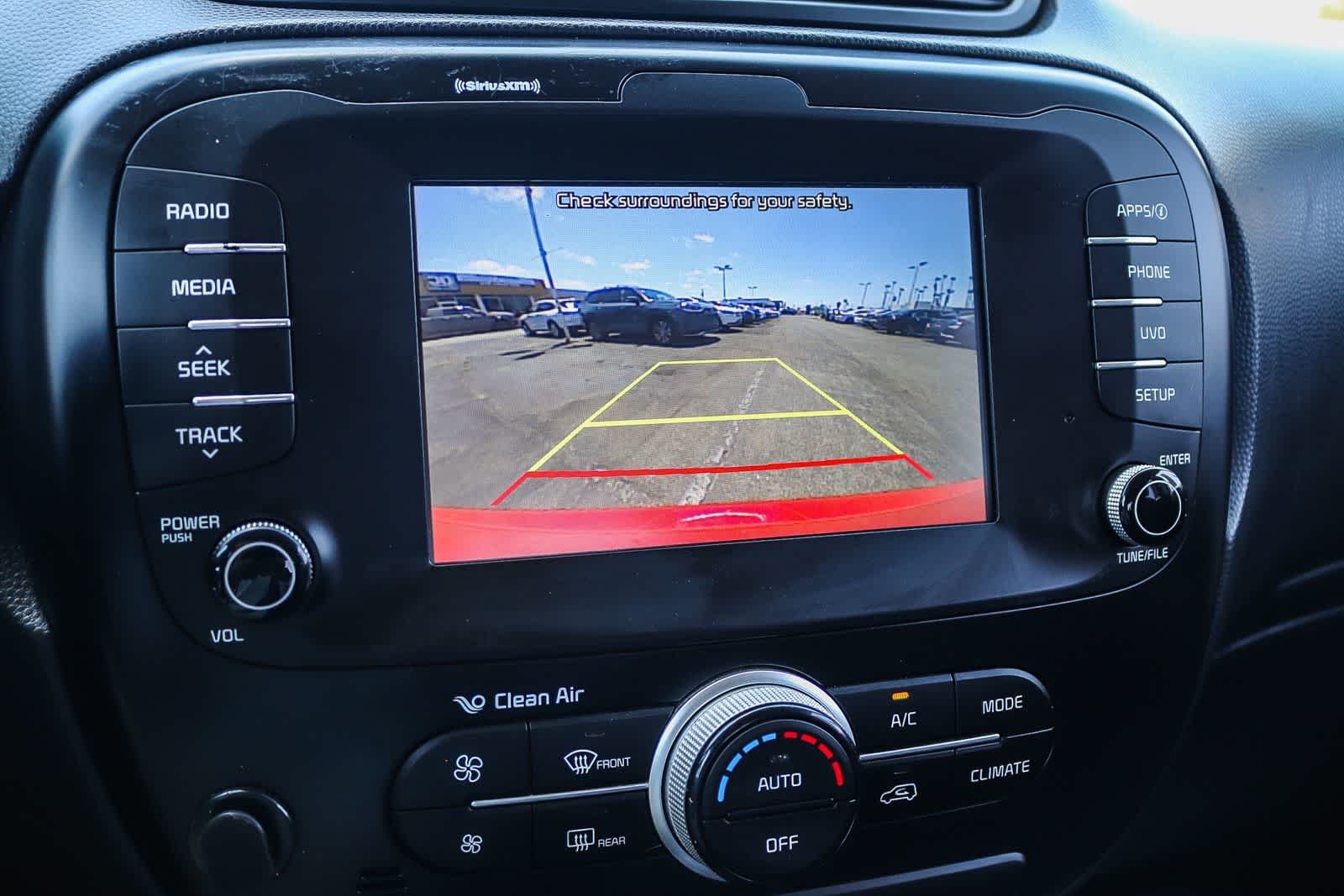 Used 2018 Inferno Red Kia + image 23