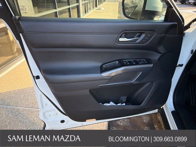 Used 2022 White Nissan SL image 20