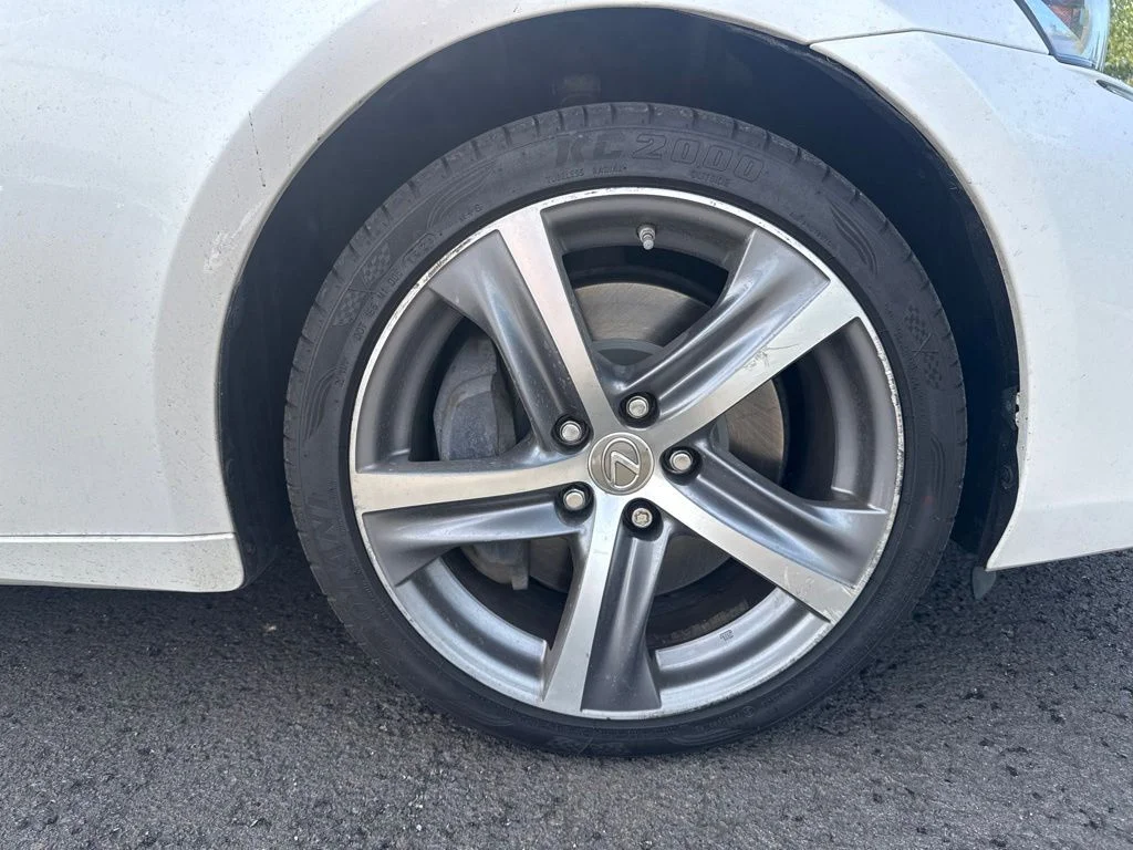 Used 2018 Eminent White Pearl Lexus 300 image 26