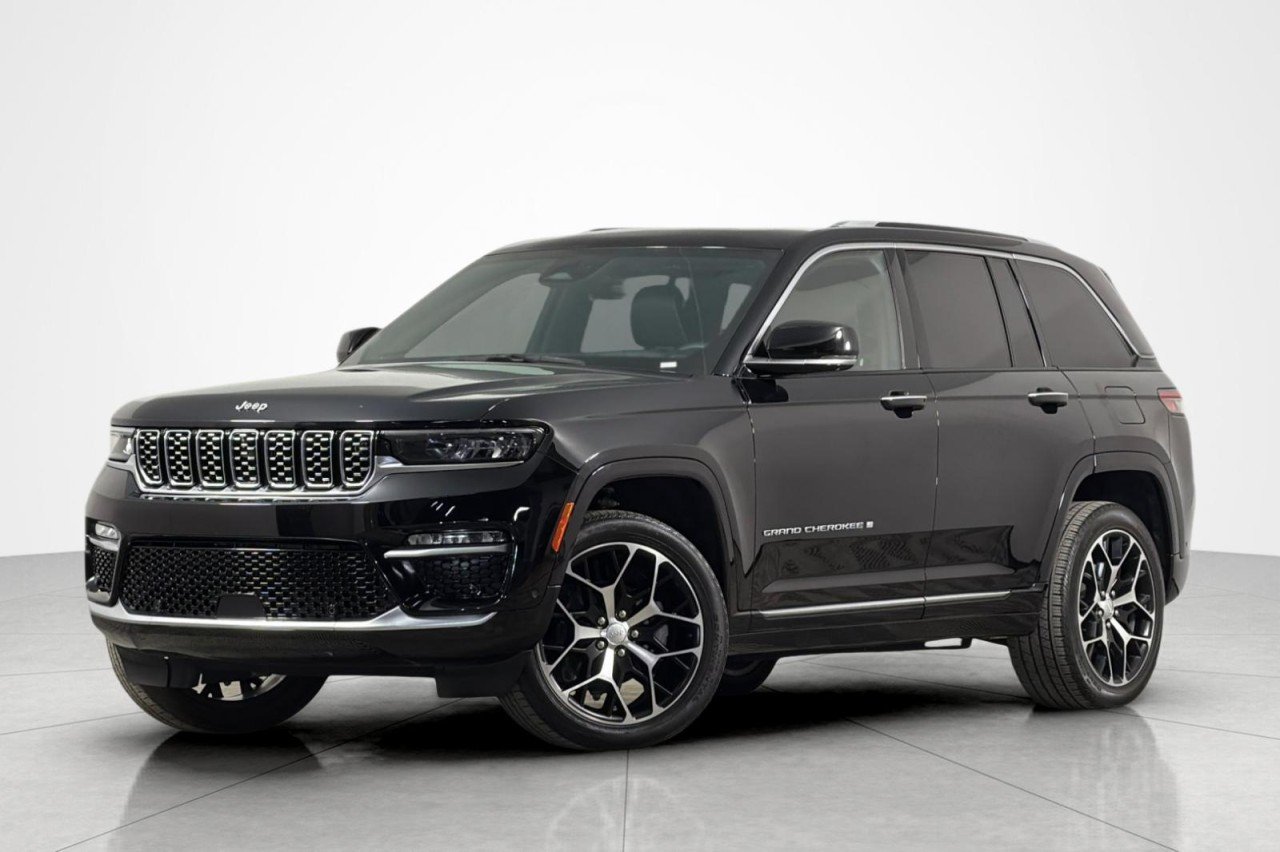 Used 2023 BLACK Jeep Summit Reserve image 1