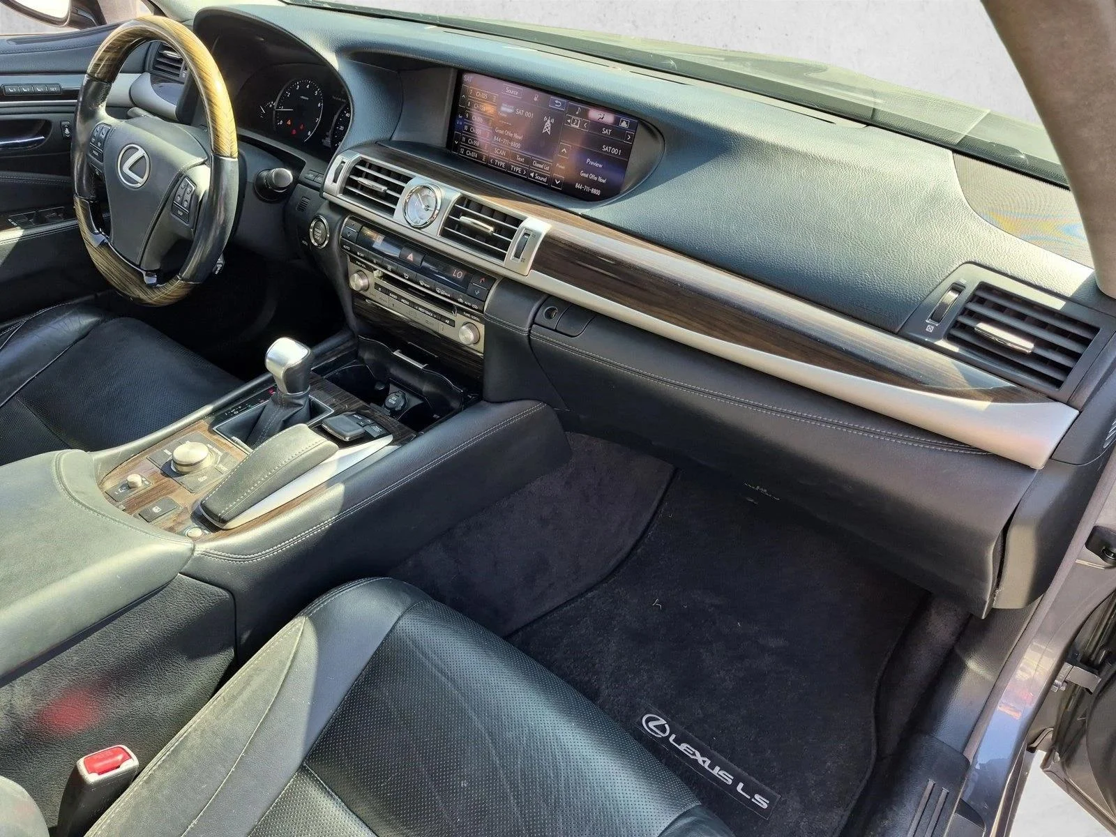 Used 2015 Nebula Gray Pearl Lexus  image 22