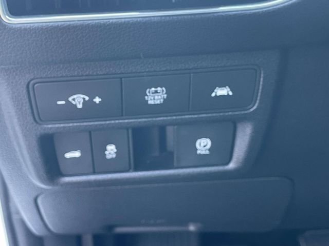 Certified Used 2022 White Hyundai Blue image 16