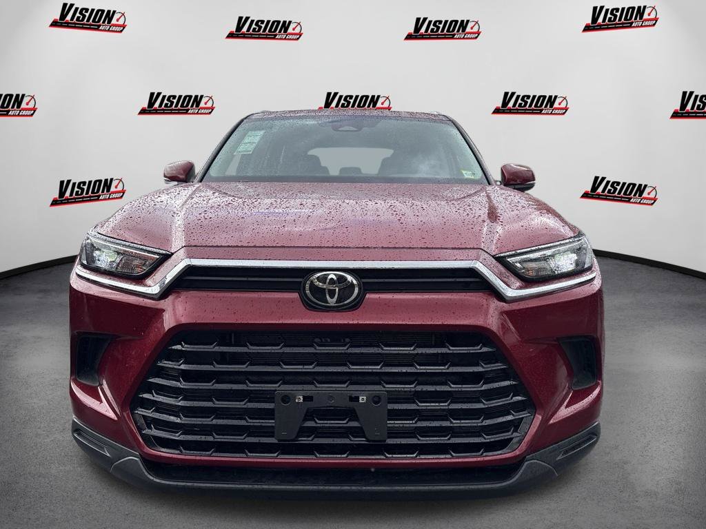 Used 2025  Toyota XLE image 2