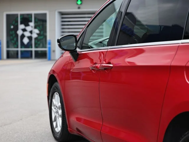 Used 2025 Red Hot Pearlcoat Chrysler Select image 8